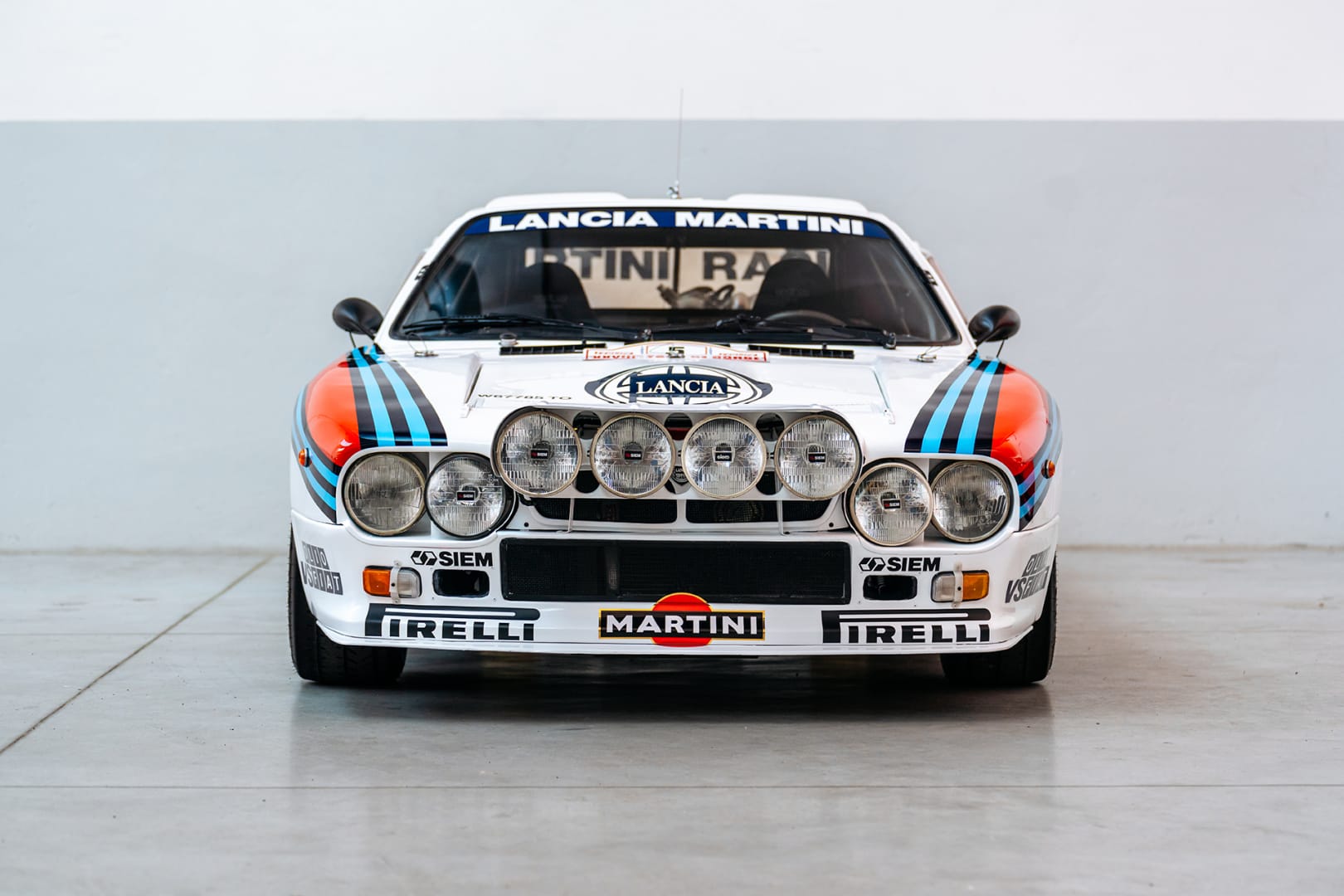 芸能人愛用のおすすめ最新情報 1984 Lancia 037 Rally Evo 2 Group B | Girardo & Co ミニカー
